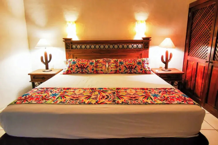 Cozy stay Tropical Vibes near Beach