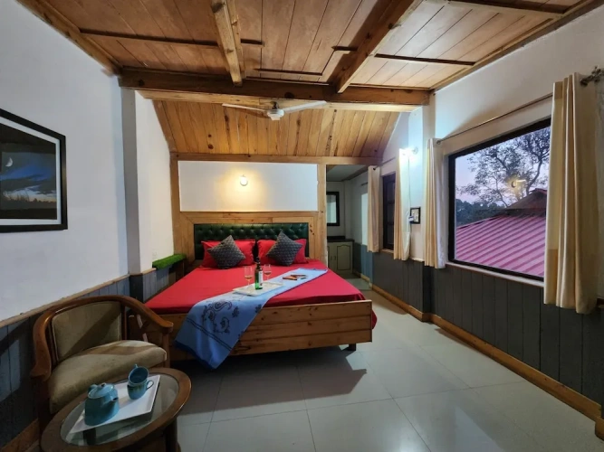Standard room with balcony and with mountain view