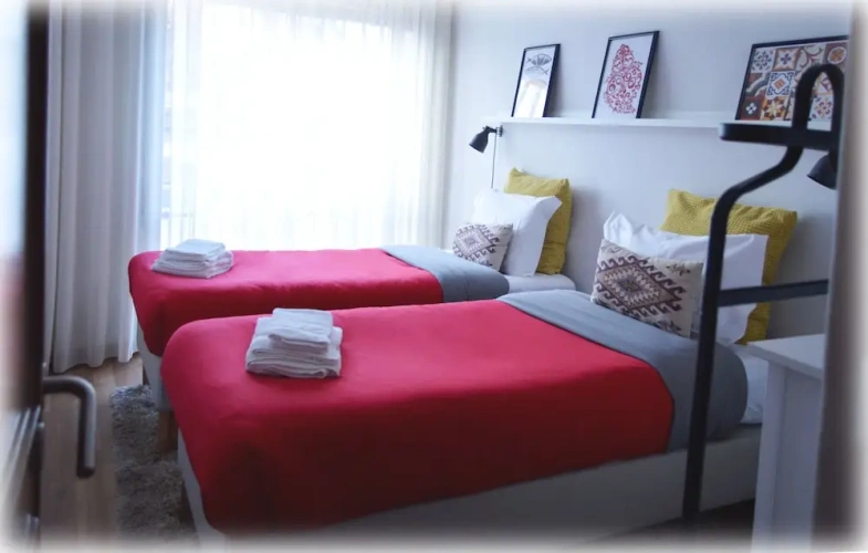 4 Bedrooms Apartment