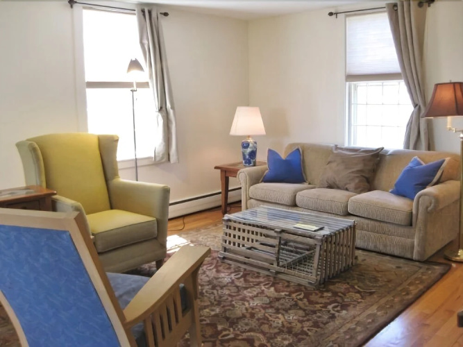 570 State - 2 Bedroom House