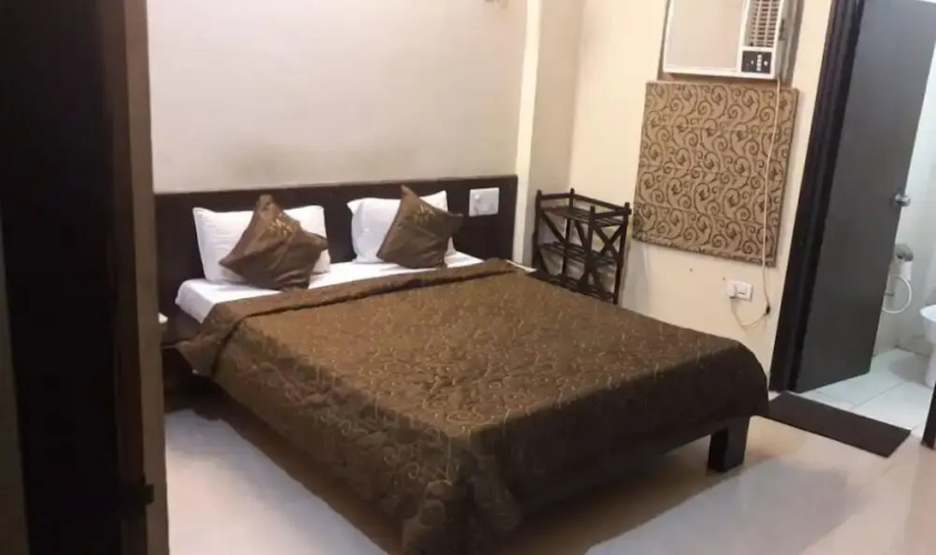 Jypore Saffron Inn & Suites