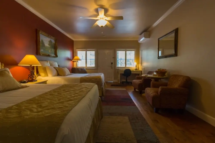 Standard Quadruple room