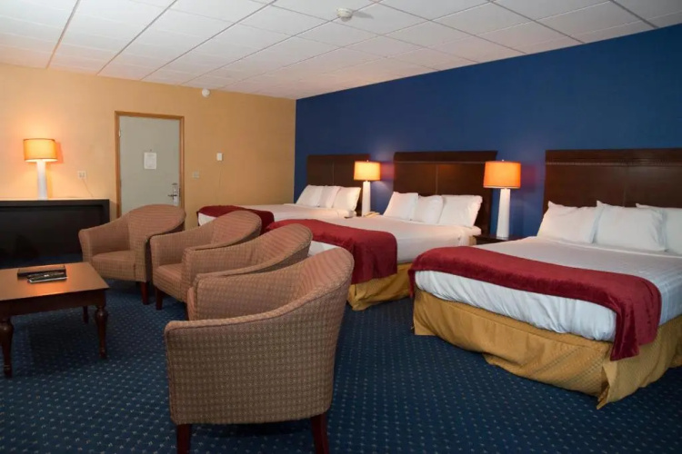 Hampton Falls Inn