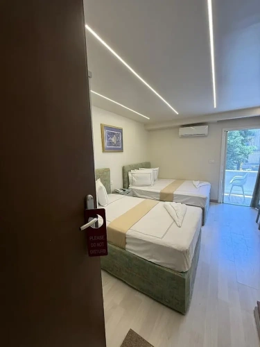 Deluxe Triple room with balcony