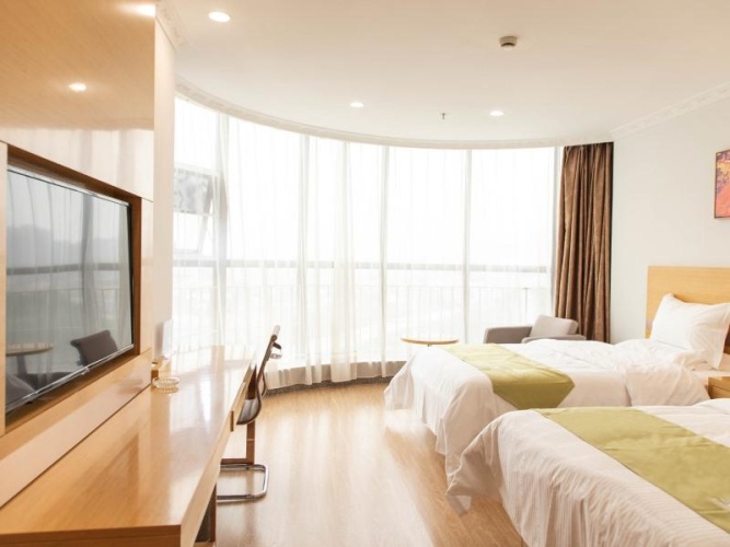 Standard Twin room with view