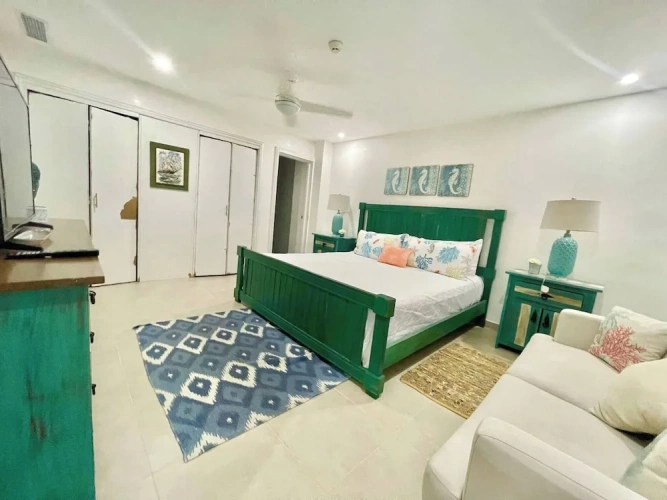 2 Bedrooms Apartment