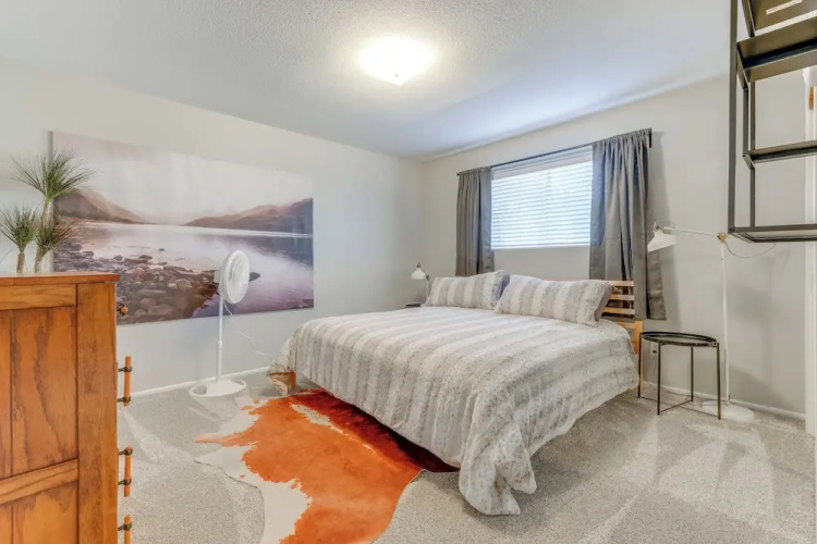 Walk to Conveniences: Tempe Condo w/ Pool!