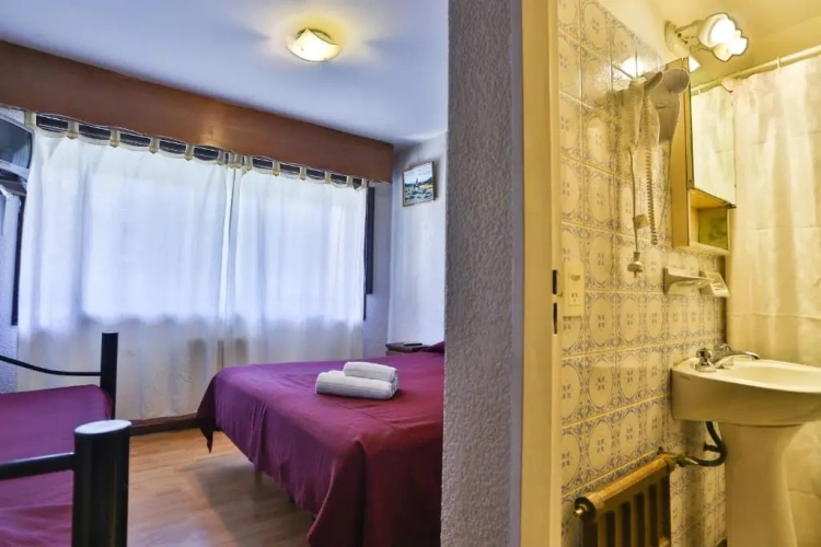 Standard Quadruple room with view