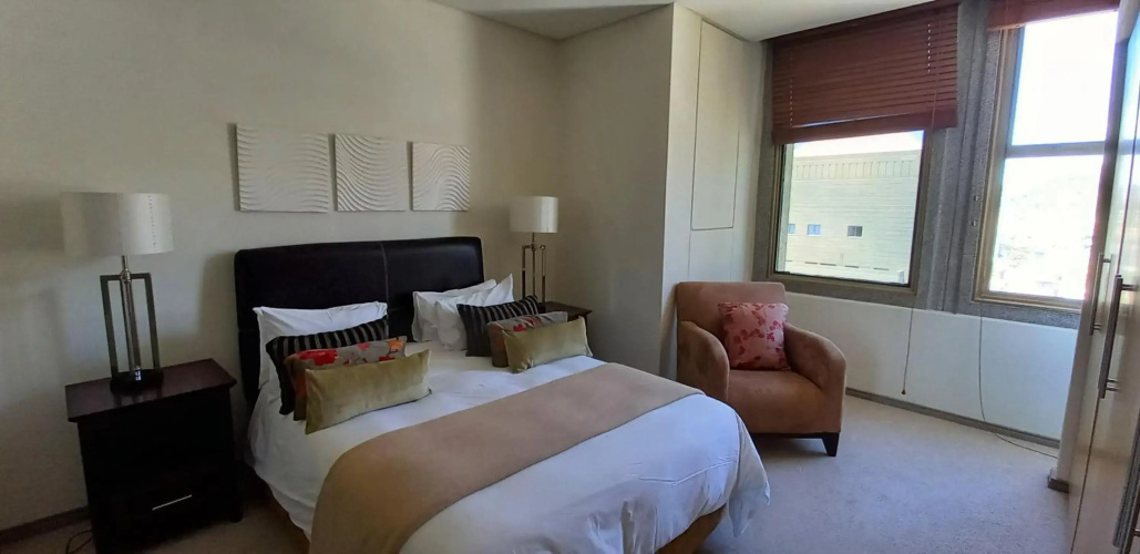 Modern, central, at 19th floor with amazing views