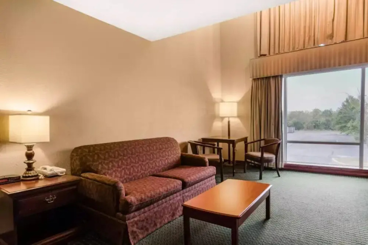 Precious Hotel