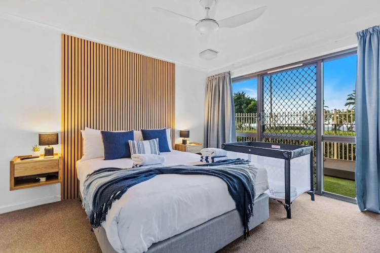Rainforest Reef Retreat - Esplanade Ground-floor Apartment