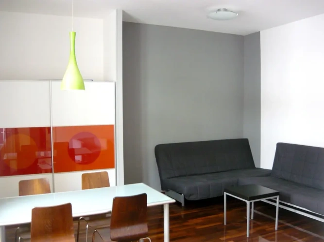 2 Bedrooms Apartment