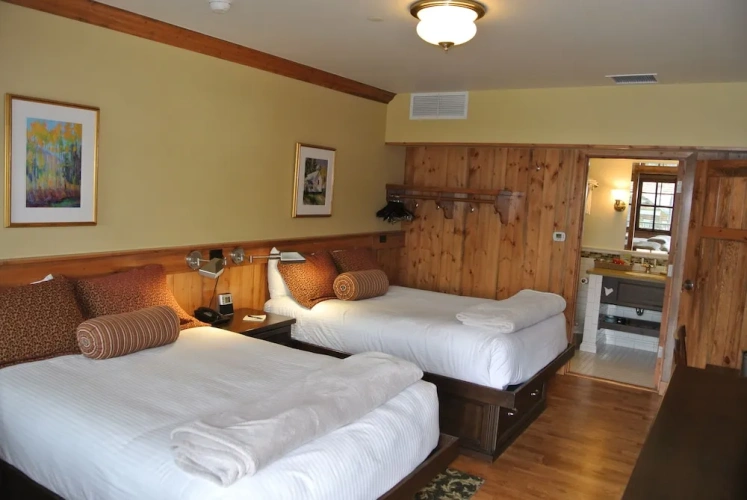 Deluxe Quadruple room with balcony