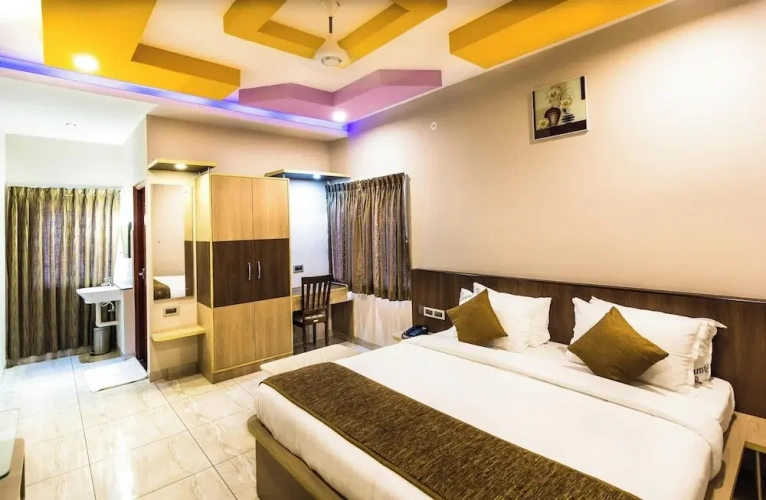 Standard Double room with city view