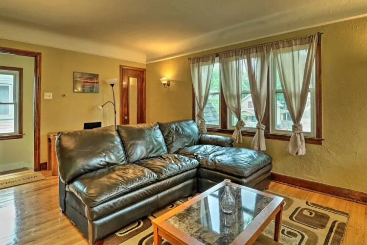 2 Bedrooms Apartment with balcony