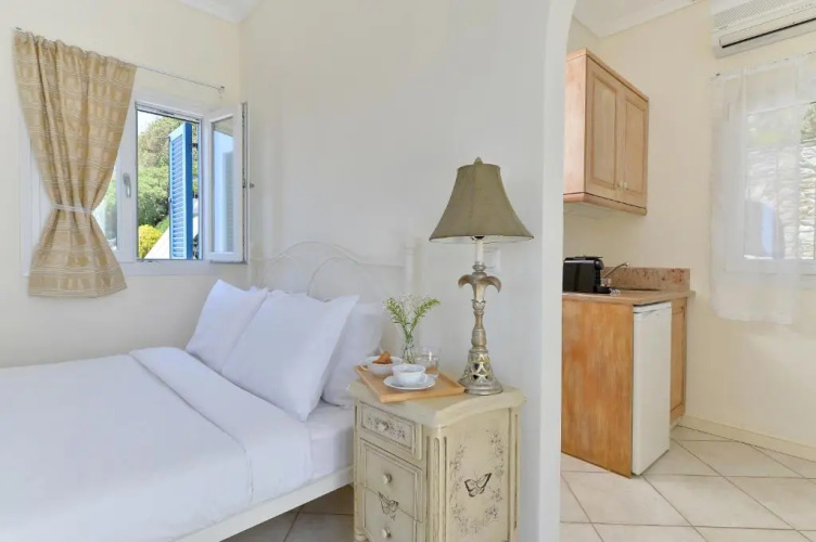 Andros Homes Sea Side Apartment & Studio
