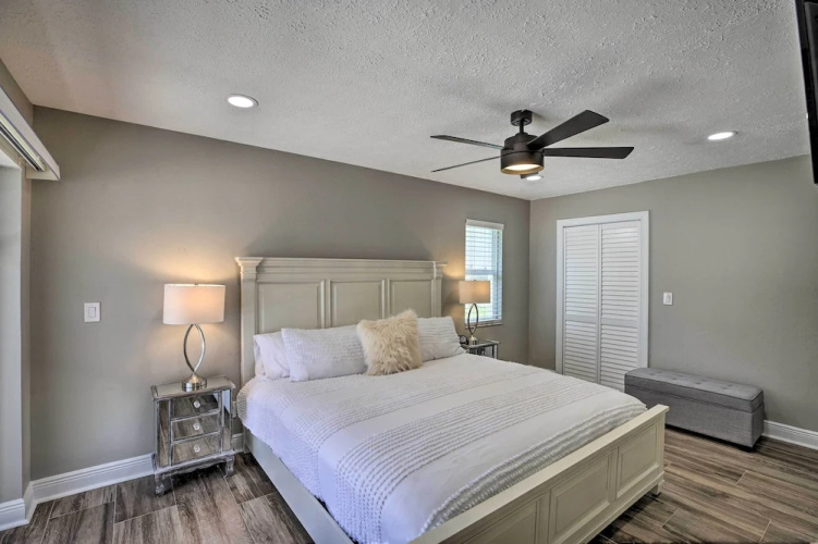 Canal-front Cape Coral Home: Pool & Patio
