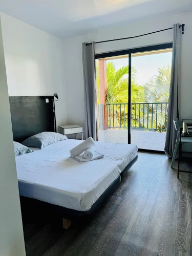 4 Bedrooms Villa with partial ocean view