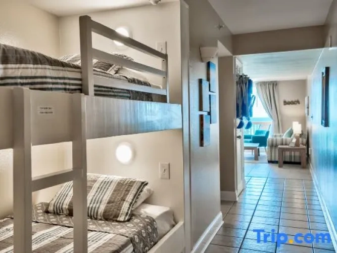 1 Bedroom Apartment with balcony and with sea view
