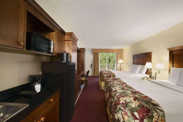 Standard Quadruple room