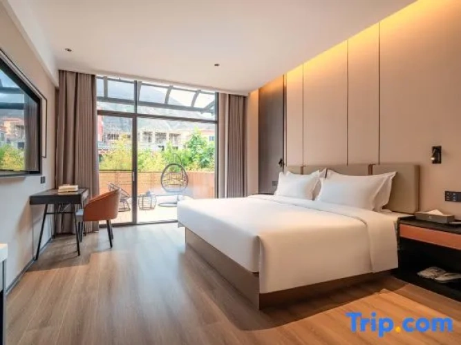 Double Suite with courtyard view