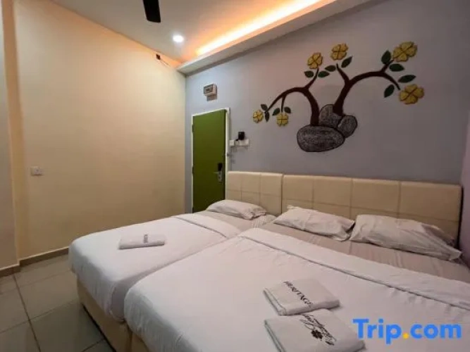 Quadruple Family Suite