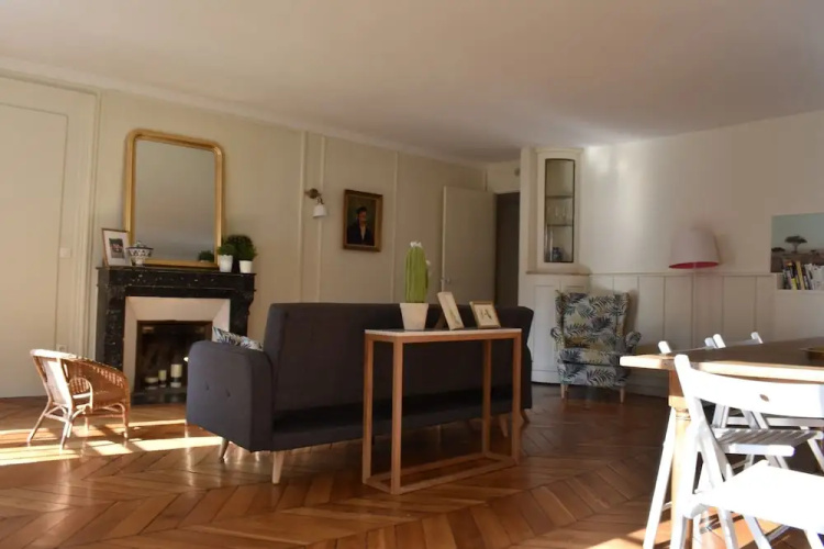 Spacious 2 Bedroom Apartment in Paris 2nd