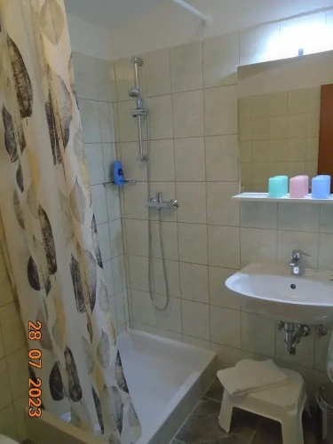 Standard Triple room with park view