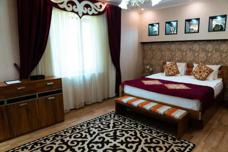 Golden Dragon Villa Hotel