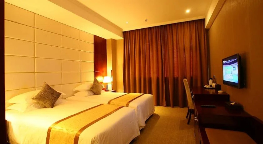 Ray Gine Hotel