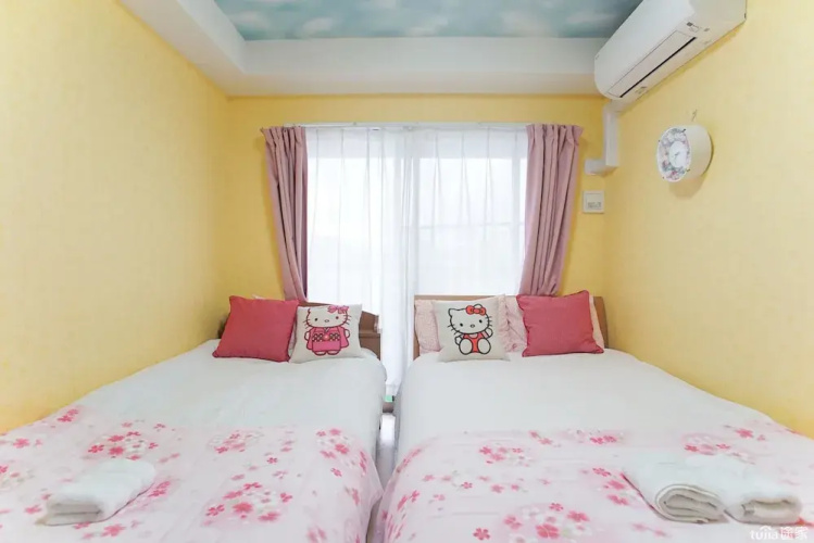 Sunny and Comfortable Apartment 73