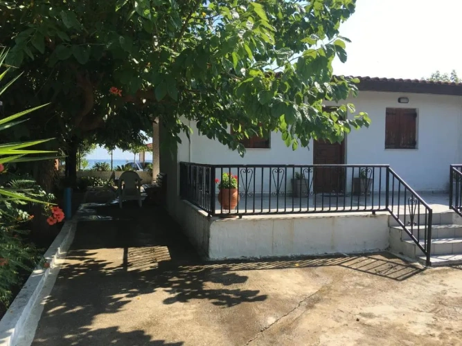 2 Bedrooms Cottage