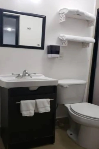 CAPITAL O Lowe Suites
