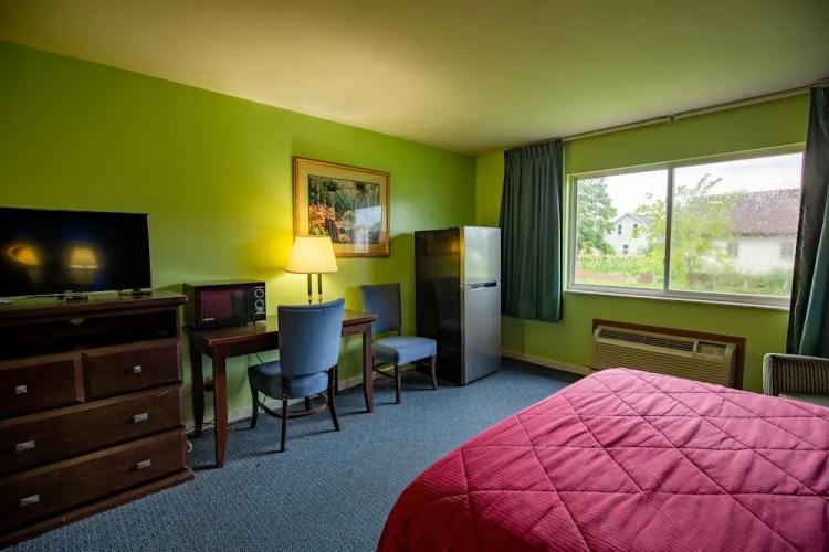 Budget Host Inn