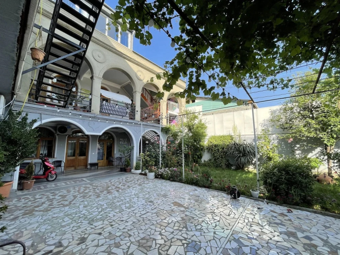 Grayhouse Elia Apartment