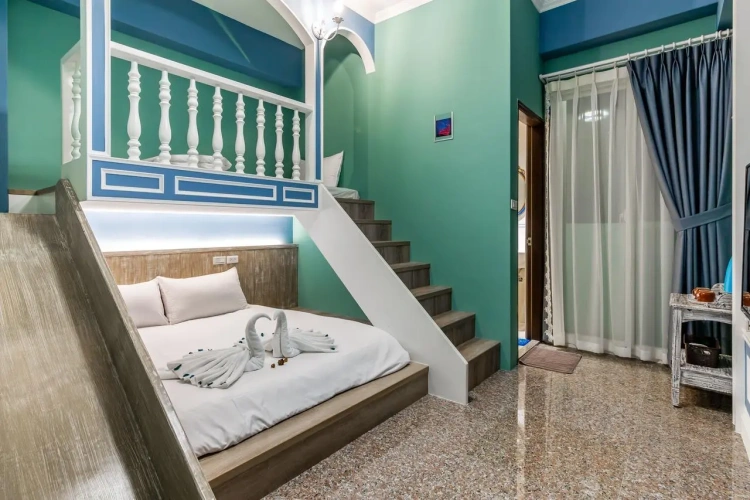 Standard Triple room with balcony