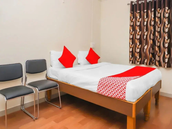 OYO 15847 Hotel Mathura Lodging