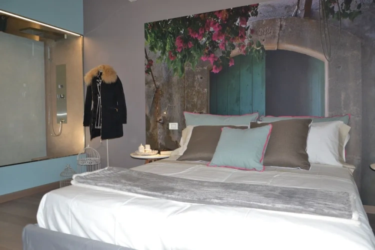 Standard Quadruple room with garden view