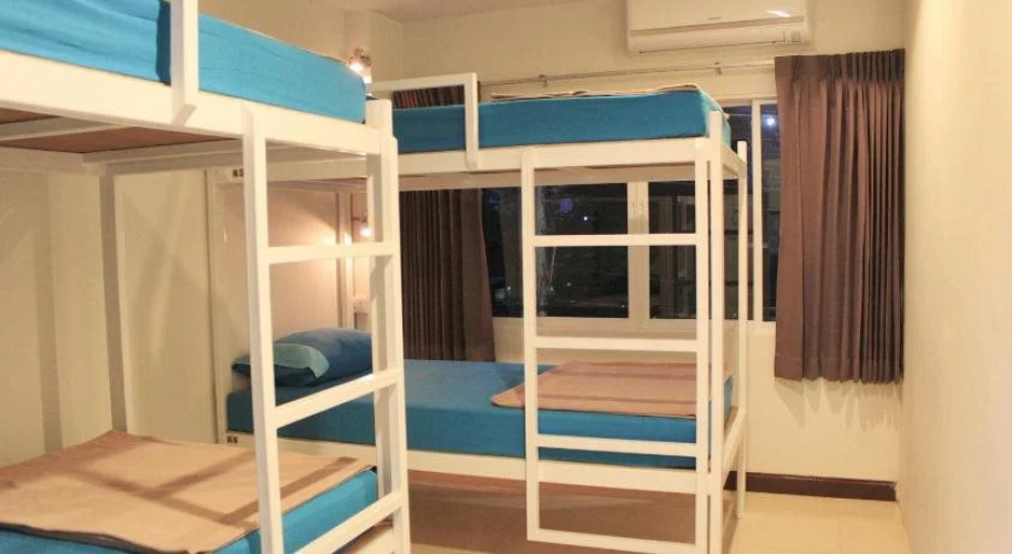 Ananas Phuket Central Hostel - Adults Only
