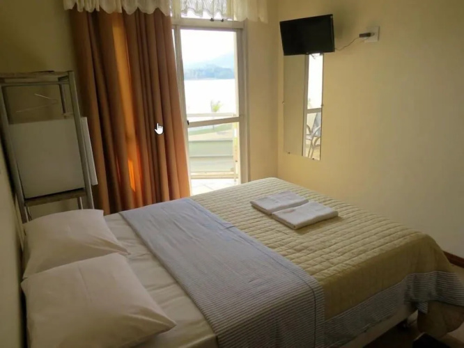 Lara's Hotel