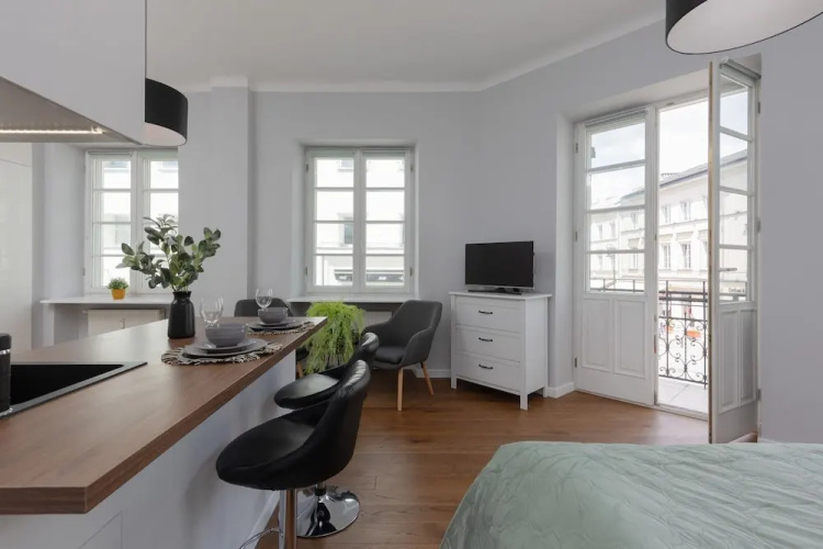 Chmielna 1/3 Studio #3 by Renters