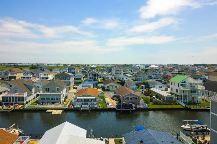 Fire Pit + Views: Canal-front Fenwick Island Home
