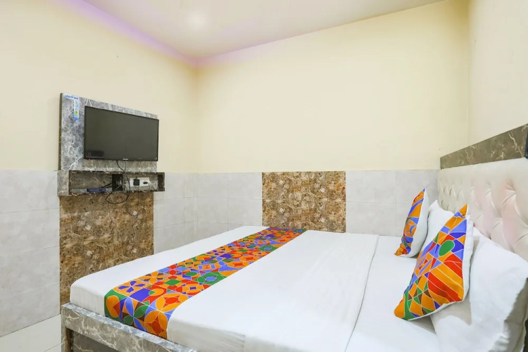 Fabhotel Welcome