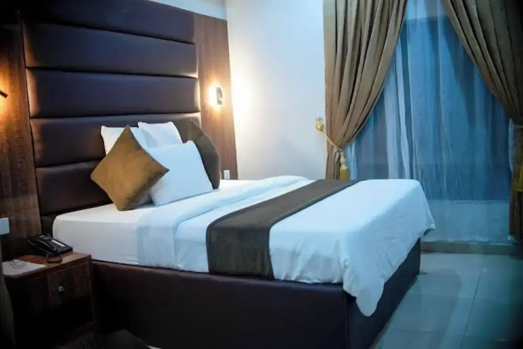 Tevom Hotel and Suites