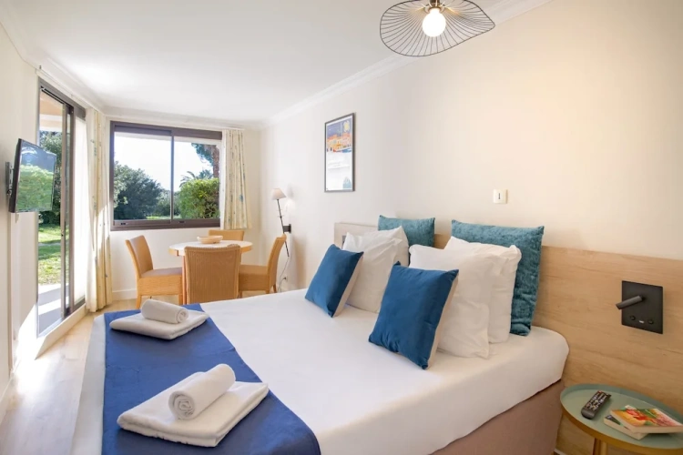 Standard Quadruple room with balcony
