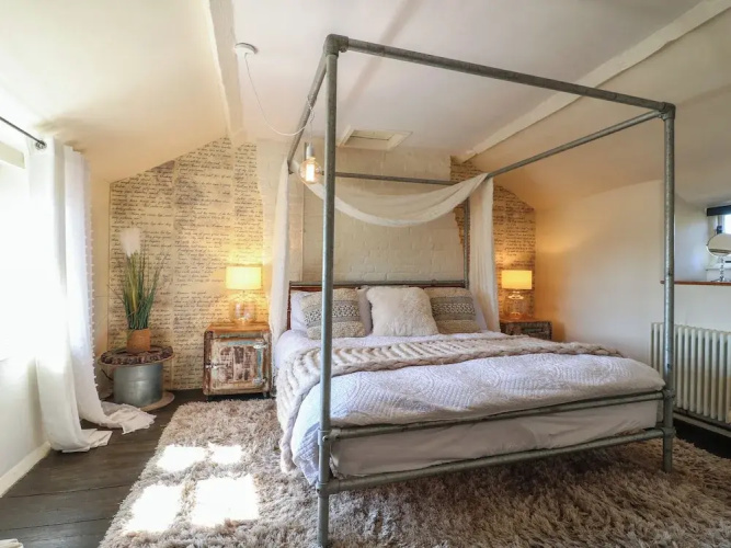 Coupling Cottage