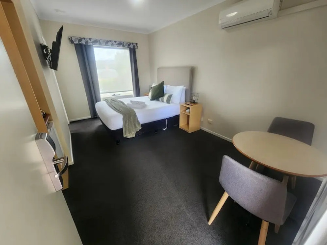 Elphin Serviced Apartments