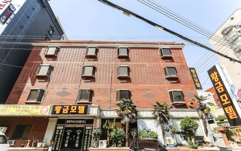 Busan Daeyeondong Hwanggeum