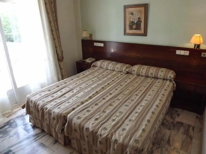 Triple room