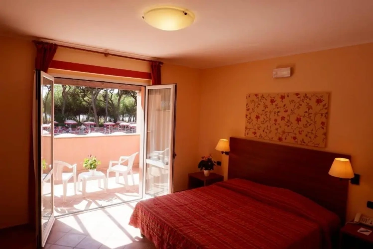 Double room with pool view